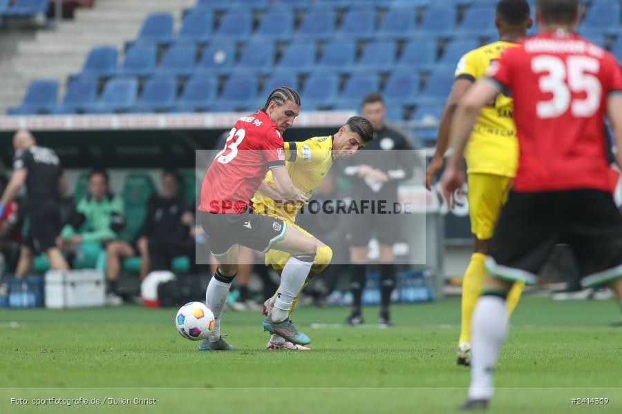 Heinz von Heiden Arena, Hannover, 02.06.2024, sport, action, DFB, Fussball, Regionalliga Nordost, Regionalliga Bayern, Relegation, Relegation zur 3. Liga, FWK, H96, FC Würzburger Kickers, Hannover 96 II - Bild-ID: 2414359
