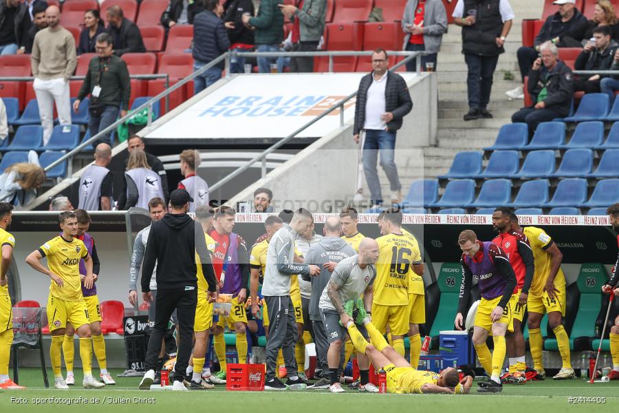 Heinz von Heiden Arena, Hannover, 02.06.2024, sport, action, DFB, Fussball, Regionalliga Nordost, Regionalliga Bayern, Relegation, Relegation zur 3. Liga, FWK, H96, FC Würzburger Kickers, Hannover 96 II - Bild-ID: 2414405