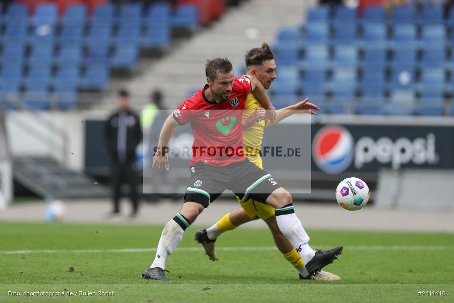 Heinz von Heiden Arena, Hannover, 02.06.2024, sport, action, DFB, Fussball, Regionalliga Nordost, Regionalliga Bayern, Relegation, Relegation zur 3. Liga, FWK, H96, FC Würzburger Kickers, Hannover 96 II - Bild-ID: 2414418