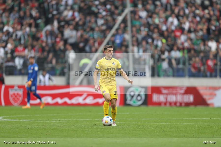 Heinz von Heiden Arena, Hannover, 02.06.2024, sport, action, DFB, Fussball, Regionalliga Nordost, Regionalliga Bayern, Relegation, Relegation zur 3. Liga, FWK, H96, FC Würzburger Kickers, Hannover 96 II - Bild-ID: 2414424