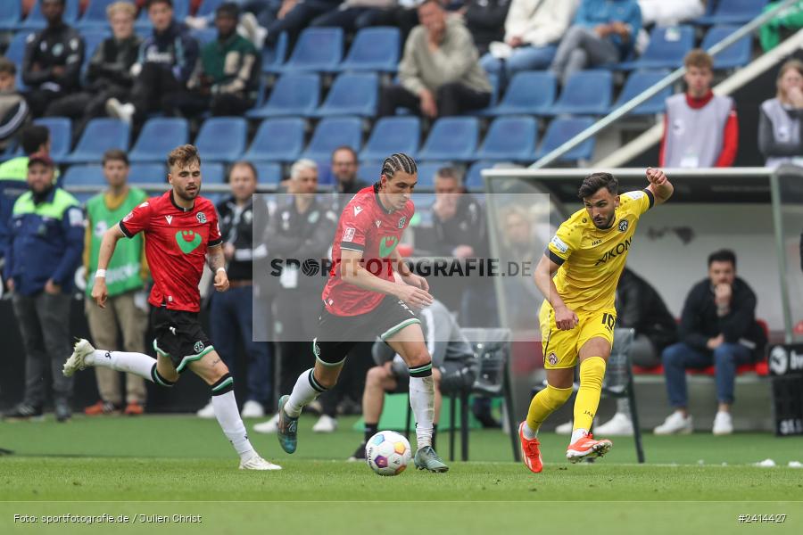 Heinz von Heiden Arena, Hannover, 02.06.2024, sport, action, DFB, Fussball, Regionalliga Nordost, Regionalliga Bayern, Relegation, Relegation zur 3. Liga, FWK, H96, FC Würzburger Kickers, Hannover 96 II - Bild-ID: 2414427