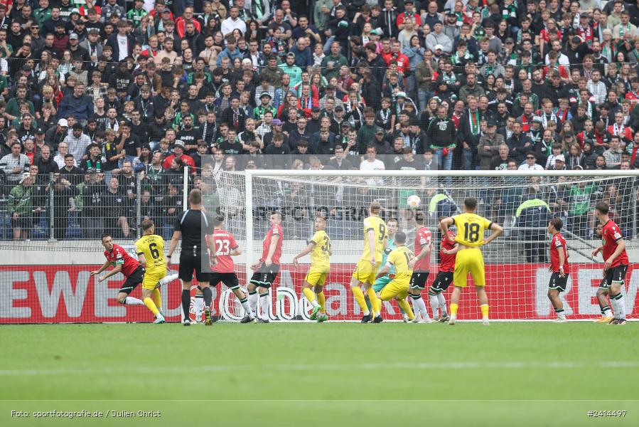 Heinz von Heiden Arena, Hannover, 02.06.2024, sport, action, DFB, Fussball, Regionalliga Nordost, Regionalliga Bayern, Relegation, Relegation zur 3. Liga, FWK, H96, FC Würzburger Kickers, Hannover 96 II - Bild-ID: 2414497