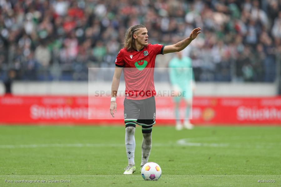 Heinz von Heiden Arena, Hannover, 02.06.2024, sport, action, DFB, Fussball, Regionalliga Nordost, Regionalliga Bayern, Relegation, Relegation zur 3. Liga, FWK, H96, FC Würzburger Kickers, Hannover 96 II - Bild-ID: 2414500