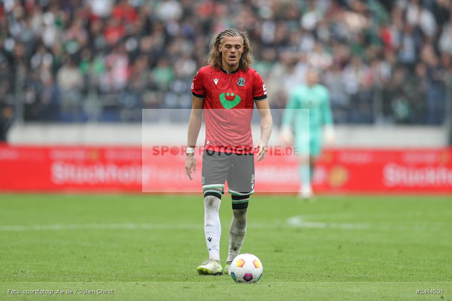 Heinz von Heiden Arena, Hannover, 02.06.2024, sport, action, DFB, Fussball, Regionalliga Nordost, Regionalliga Bayern, Relegation, Relegation zur 3. Liga, FWK, H96, FC Würzburger Kickers, Hannover 96 II - Bild-ID: 2414501