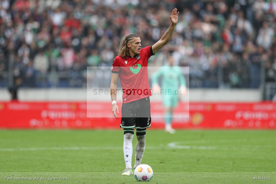 Heinz von Heiden Arena, Hannover, 02.06.2024, sport, action, DFB, Fussball, Regionalliga Nordost, Regionalliga Bayern, Relegation, Relegation zur 3. Liga, FWK, H96, FC Würzburger Kickers, Hannover 96 II - Bild-ID: 2414502