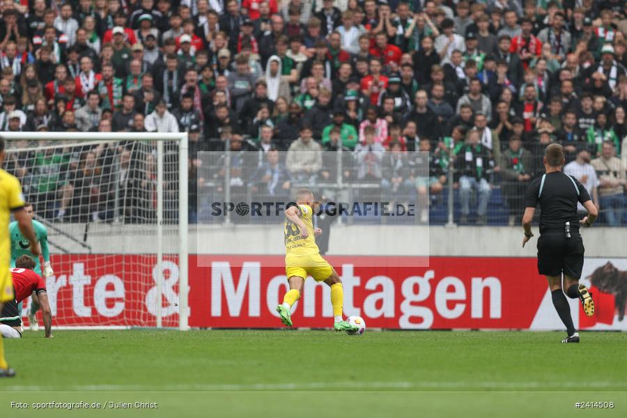 Heinz von Heiden Arena, Hannover, 02.06.2024, sport, action, DFB, Fussball, Regionalliga Nordost, Regionalliga Bayern, Relegation, Relegation zur 3. Liga, FWK, H96, FC Würzburger Kickers, Hannover 96 II - Bild-ID: 2414508