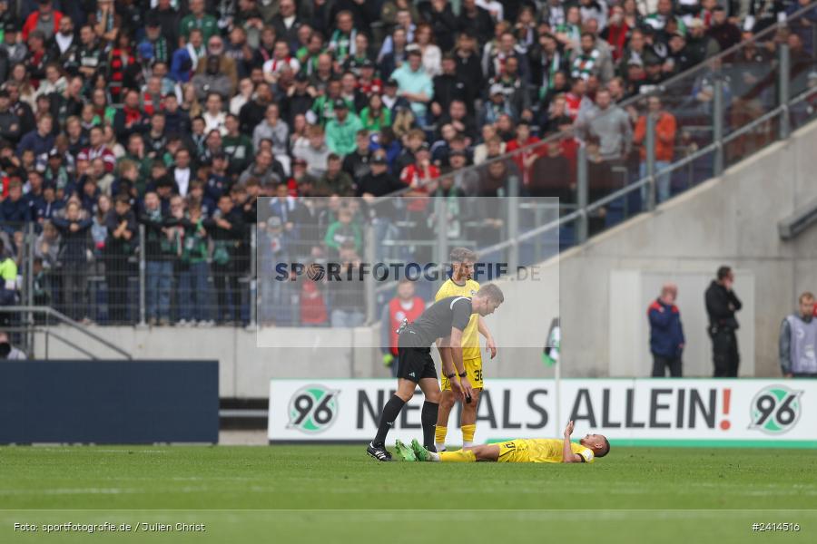 Heinz von Heiden Arena, Hannover, 02.06.2024, sport, action, DFB, Fussball, Regionalliga Nordost, Regionalliga Bayern, Relegation, Relegation zur 3. Liga, FWK, H96, FC Würzburger Kickers, Hannover 96 II - Bild-ID: 2414516