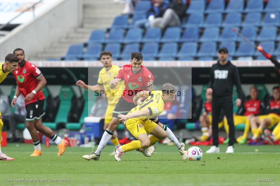 Heinz von Heiden Arena, Hannover, 02.06.2024, sport, action, DFB, Fussball, Regionalliga Nordost, Regionalliga Bayern, Relegation, Relegation zur 3. Liga, FWK, H96, FC Würzburger Kickers, Hannover 96 II - Bild-ID: 2414537