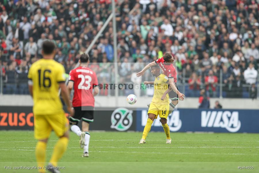 Heinz von Heiden Arena, Hannover, 02.06.2024, sport, action, DFB, Fussball, Regionalliga Nordost, Regionalliga Bayern, Relegation, Relegation zur 3. Liga, FWK, H96, FC Würzburger Kickers, Hannover 96 II - Bild-ID: 2414550