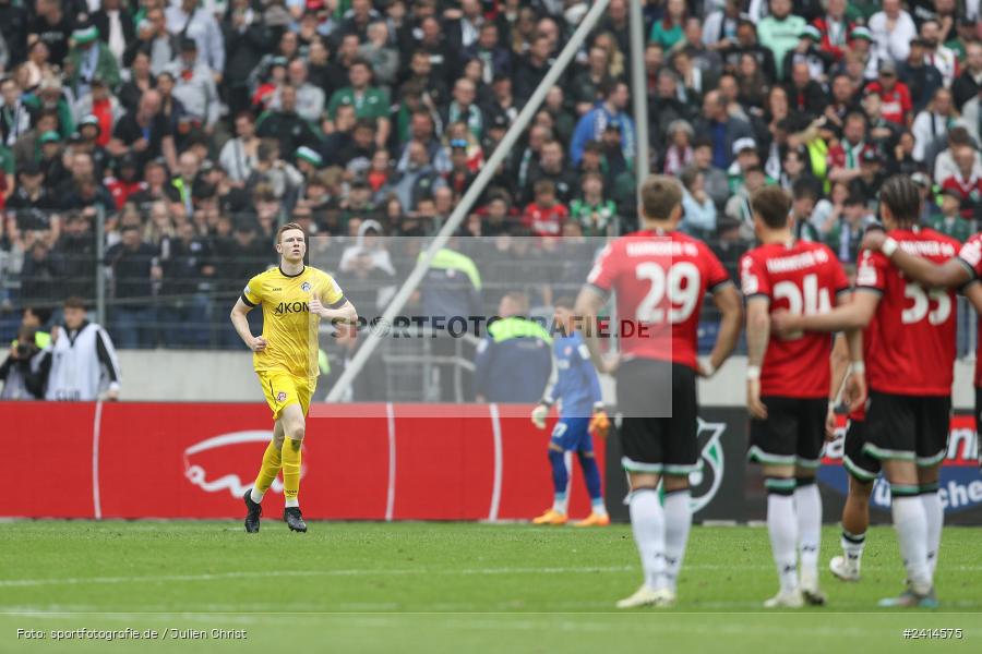 Heinz von Heiden Arena, Hannover, 02.06.2024, sport, action, DFB, Fussball, Regionalliga Nordost, Regionalliga Bayern, Relegation, Relegation zur 3. Liga, FWK, H96, FC Würzburger Kickers, Hannover 96 II - Bild-ID: 2414575