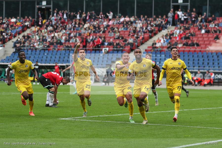 Heinz von Heiden Arena, Hannover, 02.06.2024, sport, action, DFB, Fussball, Regionalliga Nordost, Regionalliga Bayern, Relegation, Relegation zur 3. Liga, FWK, H96, FC Würzburger Kickers, Hannover 96 II - Bild-ID: 2414757