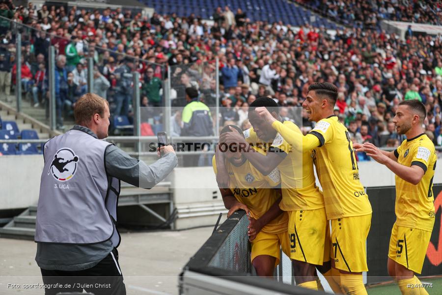Heinz von Heiden Arena, Hannover, 02.06.2024, sport, action, DFB, Fussball, Regionalliga Nordost, Regionalliga Bayern, Relegation, Relegation zur 3. Liga, FWK, H96, FC Würzburger Kickers, Hannover 96 II - Bild-ID: 2414774