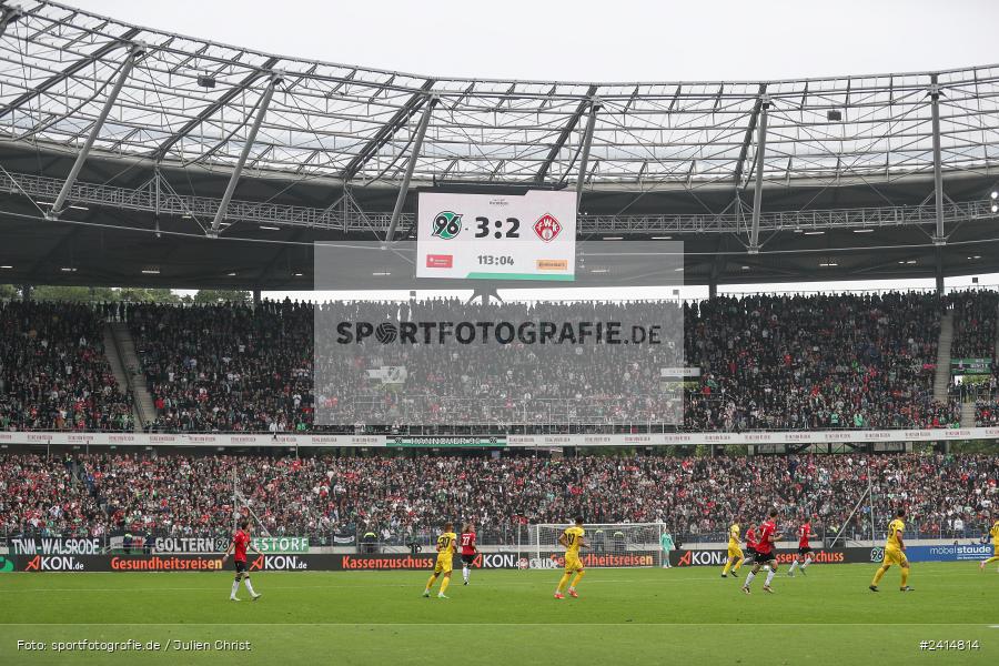 Heinz von Heiden Arena, Hannover, 02.06.2024, sport, action, DFB, Fussball, Regionalliga Nordost, Regionalliga Bayern, Relegation, Relegation zur 3. Liga, FWK, H96, FC Würzburger Kickers, Hannover 96 II - Bild-ID: 2414814