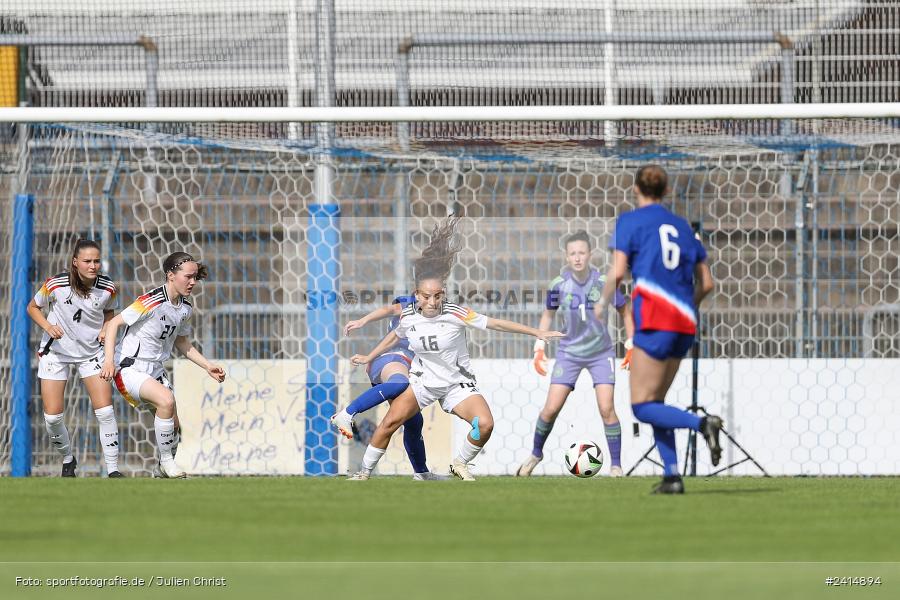 Stadion am Schönbusch, Aschaffenburg, 08.06.2024, sport, action, DFB, Fussball, Juniorinnen, Womens U16, Länderspiel, GER, USA, Deutschland - Bild-ID: 2414894