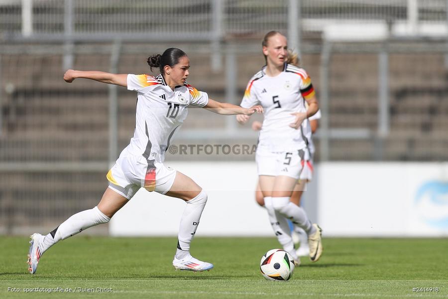 Stadion am Schönbusch, Aschaffenburg, 08.06.2024, sport, action, DFB, Fussball, Juniorinnen, Womens U16, Länderspiel, GER, USA, Deutschland - Bild-ID: 2414918