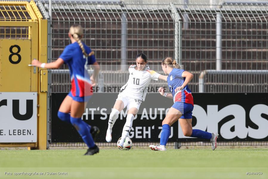Stadion am Schönbusch, Aschaffenburg, 08.06.2024, sport, action, DFB, Fussball, Juniorinnen, Womens U16, Länderspiel, GER, USA, Deutschland - Bild-ID: 2414939 Stadion am Schönbusch, Aschaffenburg, 08.06.2024, sport, action, DFB, Fussball, Juniorinnen, Womens U16, Länderspiel, GER, USA, Deutschland - Bild-ID: 2414939