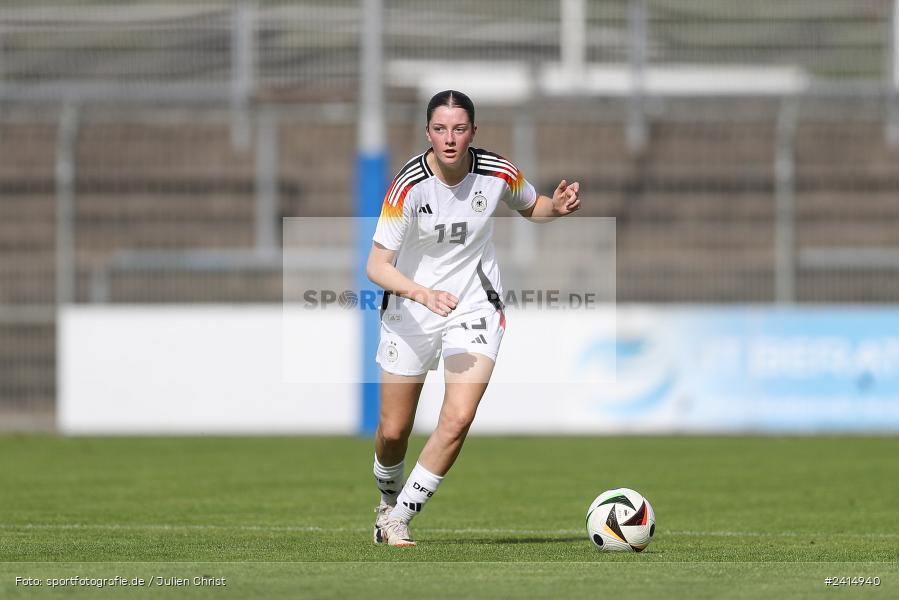 Stadion am Schönbusch, Aschaffenburg, 08.06.2024, sport, action, DFB, Fussball, Juniorinnen, Womens U16, Länderspiel, GER, USA, Deutschland - Bild-ID: 2414940 Stadion am Schönbusch, Aschaffenburg, 08.06.2024, sport, action, DFB, Fussball, Juniorinnen, Womens U16, Länderspiel, GER, USA, Deutschland - Bild-ID: 2414940