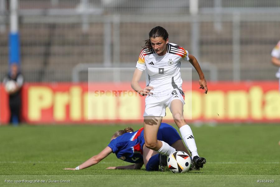 Stadion am Schönbusch, Aschaffenburg, 08.06.2024, sport, action, DFB, Fussball, Juniorinnen, Womens U16, Länderspiel, GER, USA, Deutschland - Bild-ID: 2414962