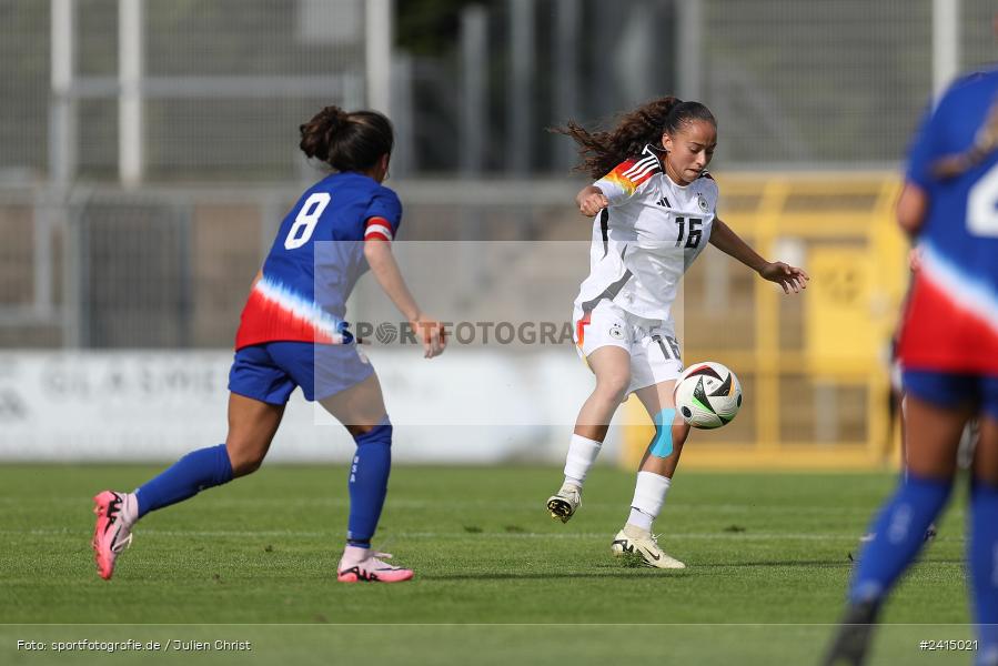 Stadion am Schönbusch, Aschaffenburg, 08.06.2024, sport, action, DFB, Fussball, Juniorinnen, Womens U16, Länderspiel, GER, USA, Deutschland - Bild-ID: 2415021 Stadion am Schönbusch, Aschaffenburg, 08.06.2024, sport, action, DFB, Fussball, Juniorinnen, Womens U16, Länderspiel, GER, USA, Deutschland - Bild-ID: 2415021