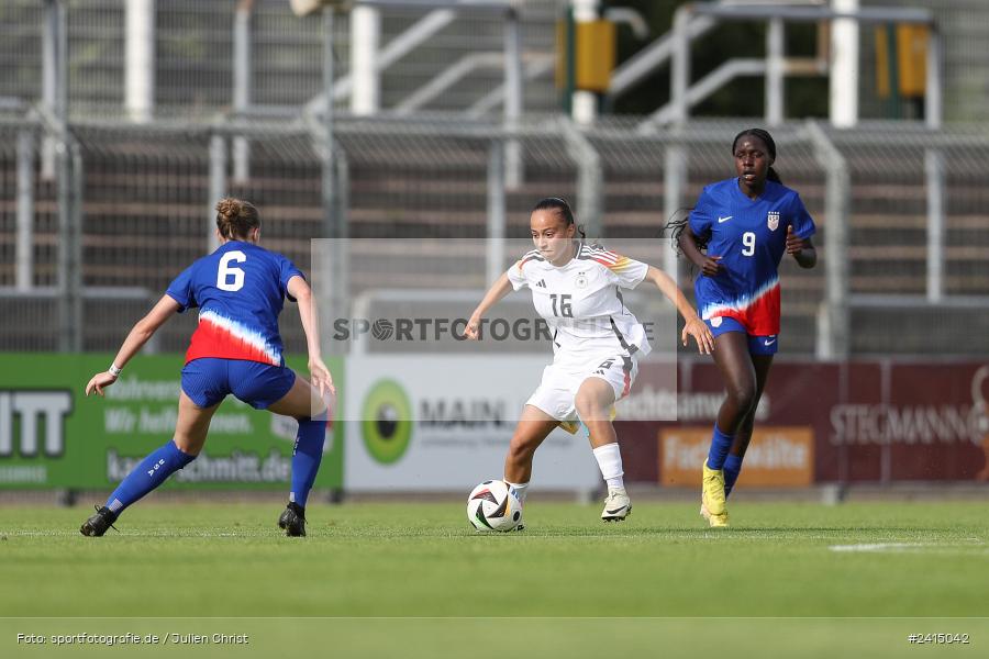 Stadion am Schönbusch, Aschaffenburg, 08.06.2024, sport, action, DFB, Fussball, Juniorinnen, Womens U16, Länderspiel, GER, USA, Deutschland - Bild-ID: 2415042