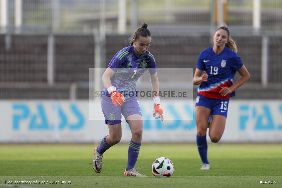 Stadion am Schönbusch, Aschaffenburg, 08.06.2024, sport, action, DFB, Fussball, Juniorinnen, Womens U16, Länderspiel, GER, USA, Deutschland - Bild-ID: 2415219