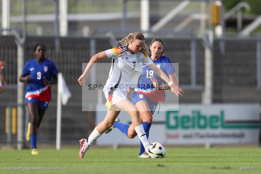 Stadion am Schönbusch, Aschaffenburg, 08.06.2024, sport, action, DFB, Fussball, Juniorinnen, Womens U16, Länderspiel, GER, USA, Deutschland - Bild-ID: 2415257