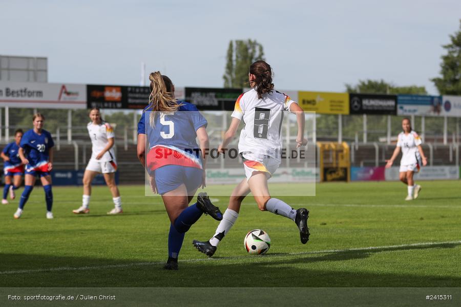 Stadion am Schönbusch, Aschaffenburg, 09.06.2024, sport, action, DFB, Fussball, Juniorinnen, Womens U16, Länderspiel, GER, USA, Deutschland - Bild-ID: 2415311