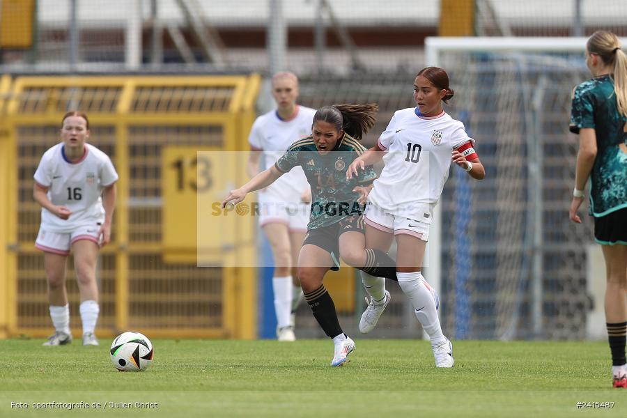 Stadion am Schönbusch, Aschaffenburg, 11.06.2024, sport, action, DFB, Fussball, Juniorinnen, Womens U16, Länderspiel, GER, USA, Deutschland - Bild-ID: 2415487 Stadion am Schönbusch, Aschaffenburg, 11.06.2024, sport, action, DFB, Fussball, Juniorinnen, Womens U16, Länderspiel, GER, USA, Deutschland - Bild-ID: 2415487