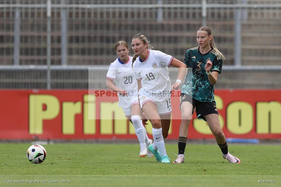 Stadion am Schönbusch, Aschaffenburg, 11.06.2024, sport, action, DFB, Fussball, Juniorinnen, Womens U16, Länderspiel, GER, USA, Deutschland - Bild-ID: 2415492 Stadion am Schönbusch, Aschaffenburg, 11.06.2024, sport, action, DFB, Fussball, Juniorinnen, Womens U16, Länderspiel, GER, USA, Deutschland - Bild-ID: 2415492