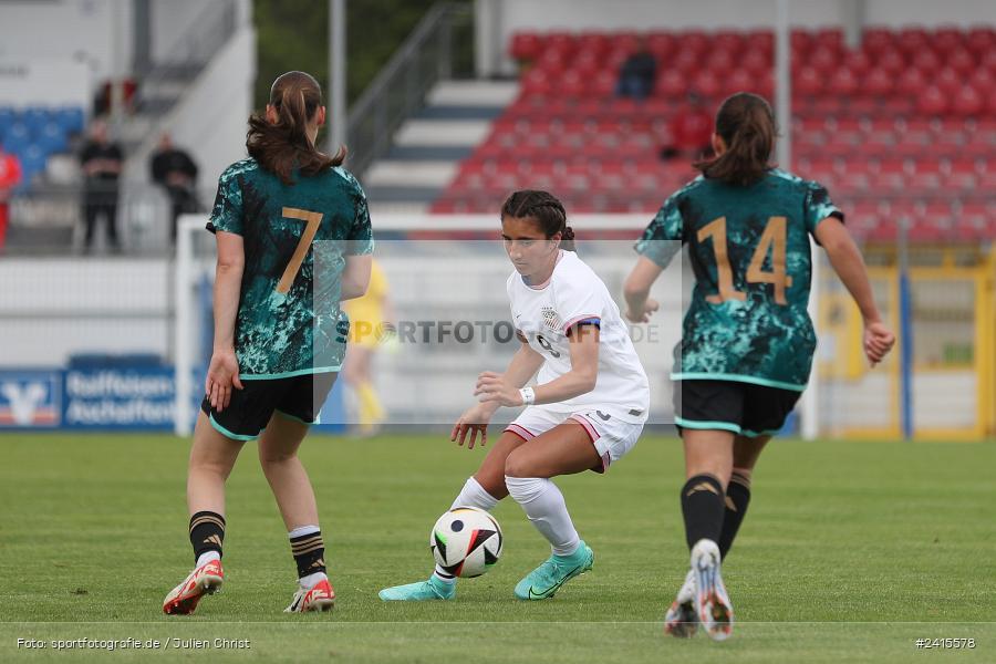 Stadion am Schönbusch, Aschaffenburg, 11.06.2024, sport, action, DFB, Fussball, Juniorinnen, Womens U16, Länderspiel, GER, USA, Deutschland - Bild-ID: 2415578