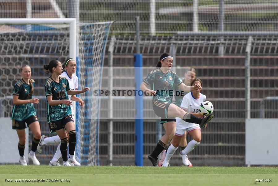 sport, action, Womens U16, USA, Stadion am Schönbusch, Länderspiel, Juniorinnen, GER, Fussball, Deutschland, DFB, Aschaffenburg, 11.06.2024 - Bild-ID: 2415607