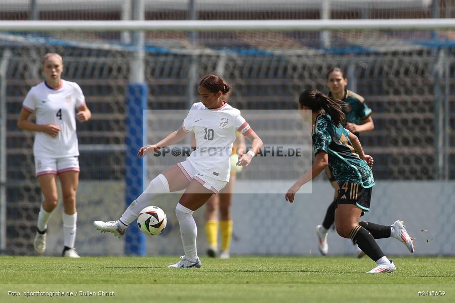 sport, action, Womens U16, USA, Stadion am Schönbusch, Länderspiel, Juniorinnen, GER, Fussball, Deutschland, DFB, Aschaffenburg, 11.06.2024 - Bild-ID: 2415609