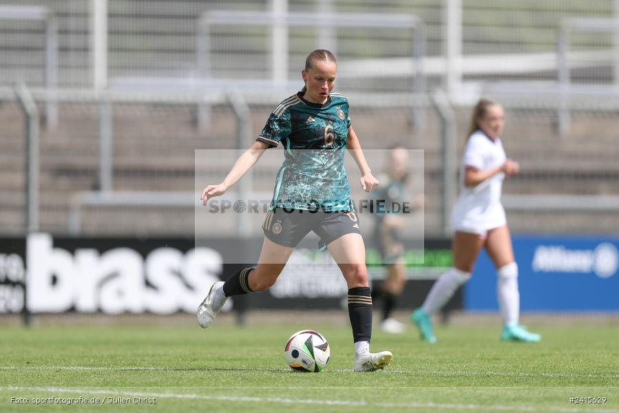 sport, action, Womens U16, USA, Stadion am Schönbusch, Länderspiel, Juniorinnen, GER, Fussball, Deutschland, DFB, Aschaffenburg, 11.06.2024 - Bild-ID: 2415629