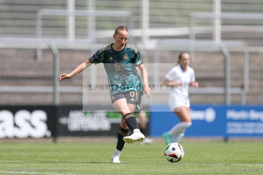 sport, action, Womens U16, USA, Stadion am Schönbusch, Länderspiel, Juniorinnen, GER, Fussball, Deutschland, DFB, Aschaffenburg, 11.06.2024 - Bild-ID: 2415631