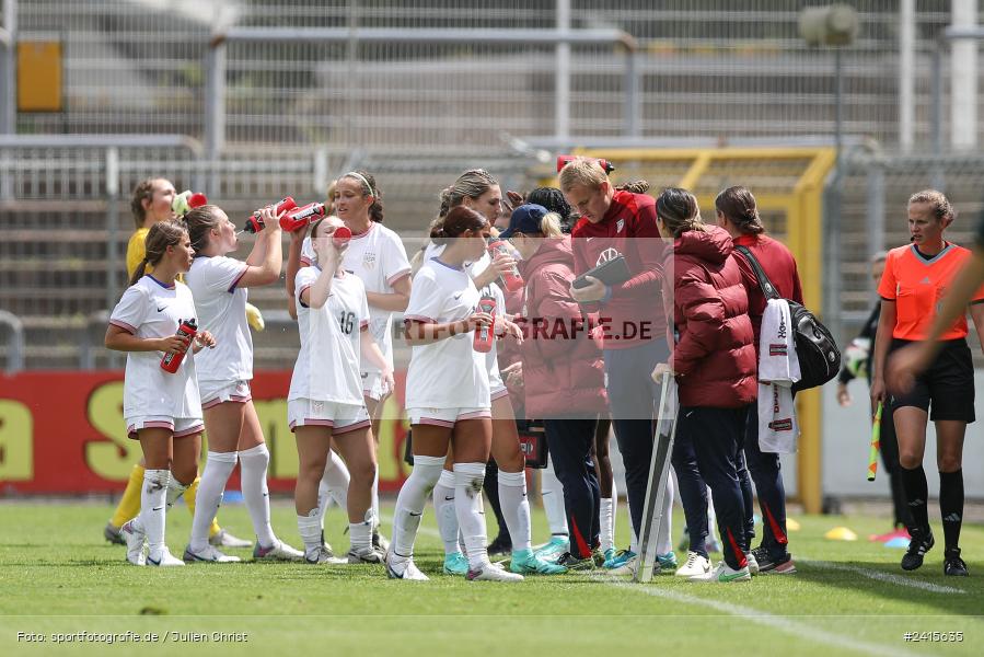 sport, action, Womens U16, USA, Stadion am Schönbusch, Länderspiel, Juniorinnen, GER, Fussball, Deutschland, DFB, Aschaffenburg, 11.06.2024 - Bild-ID: 2415635 sport, action, Womens U16, USA, Stadion am Schönbusch, Länderspiel, Juniorinnen, GER, Fussball, Deutschland, DFB, Aschaffenburg, 11.06.2024 - Bild-ID: 2415635