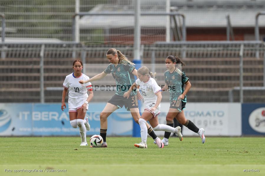 sport, action, Womens U16, USA, Stadion am Schönbusch, Länderspiel, Juniorinnen, GER, Fussball, Deutschland, DFB, Aschaffenburg, 11.06.2024 - Bild-ID: 2415640 sport, action, Womens U16, USA, Stadion am Schönbusch, Länderspiel, Juniorinnen, GER, Fussball, Deutschland, DFB, Aschaffenburg, 11.06.2024 - Bild-ID: 2415640