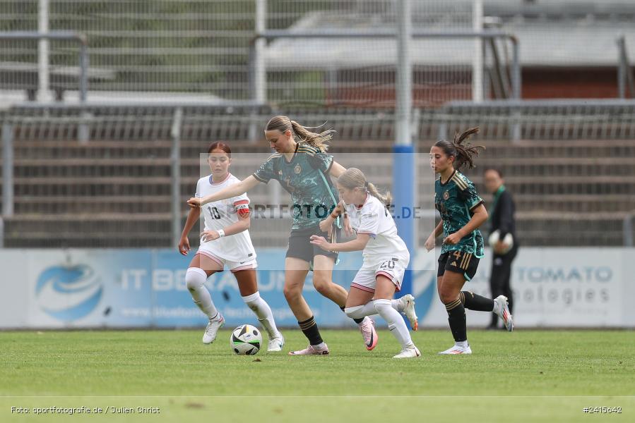 sport, action, Womens U16, USA, Stadion am Schönbusch, Länderspiel, Juniorinnen, GER, Fussball, Deutschland, DFB, Aschaffenburg, 11.06.2024 - Bild-ID: 2415642
