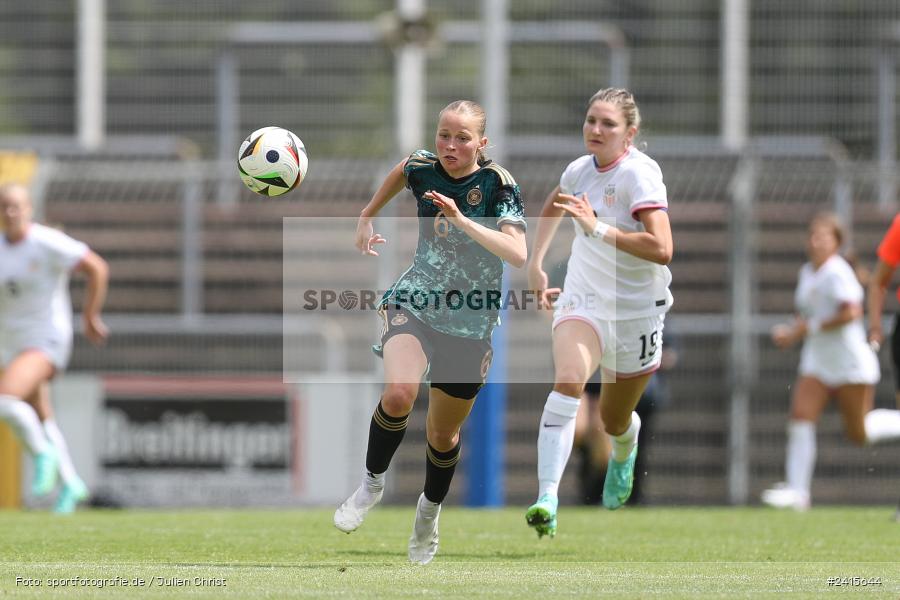 sport, action, Womens U16, USA, Stadion am Schönbusch, Länderspiel, Juniorinnen, GER, Fussball, Deutschland, DFB, Aschaffenburg, 11.06.2024 - Bild-ID: 2415644