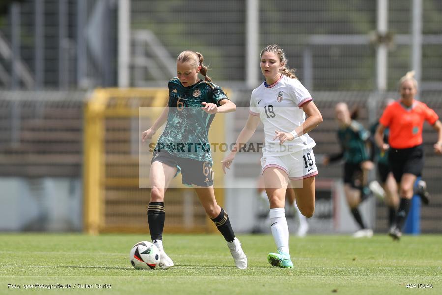 sport, action, Womens U16, USA, Stadion am Schönbusch, Länderspiel, Juniorinnen, GER, Fussball, Deutschland, DFB, Aschaffenburg, 11.06.2024 - Bild-ID: 2415646