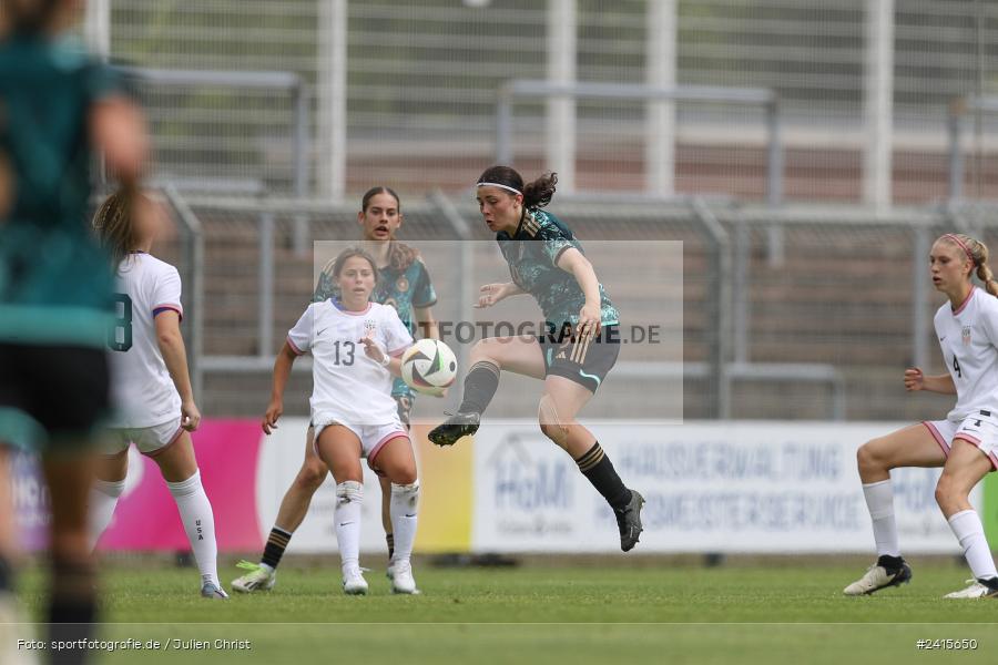 sport, action, Womens U16, USA, Stadion am Schönbusch, Länderspiel, Juniorinnen, GER, Fussball, Deutschland, DFB, Aschaffenburg, 11.06.2024 - Bild-ID: 2415650