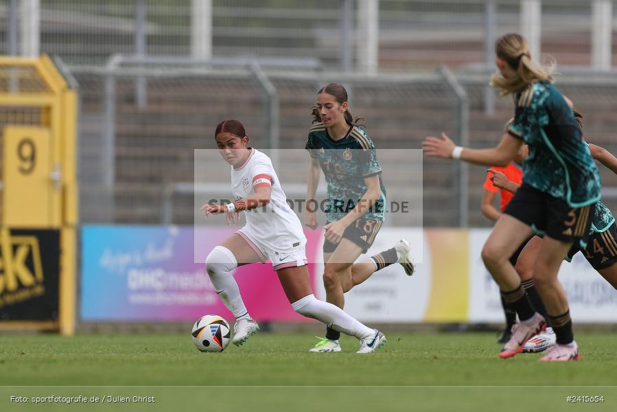 sport, action, Womens U16, USA, Stadion am Schönbusch, Länderspiel, Juniorinnen, GER, Fussball, Deutschland, DFB, Aschaffenburg, 11.06.2024 - Bild-ID: 2415654