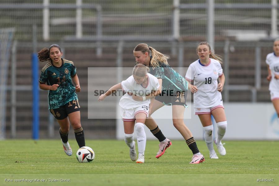 sport, action, Womens U16, USA, Stadion am Schönbusch, Länderspiel, Juniorinnen, GER, Fussball, Deutschland, DFB, Aschaffenburg, 11.06.2024 - Bild-ID: 2415667