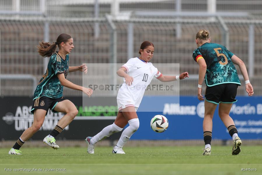 sport, action, Womens U16, USA, Stadion am Schönbusch, Länderspiel, Juniorinnen, GER, Fussball, Deutschland, DFB, Aschaffenburg, 11.06.2024 - Bild-ID: 2415676
