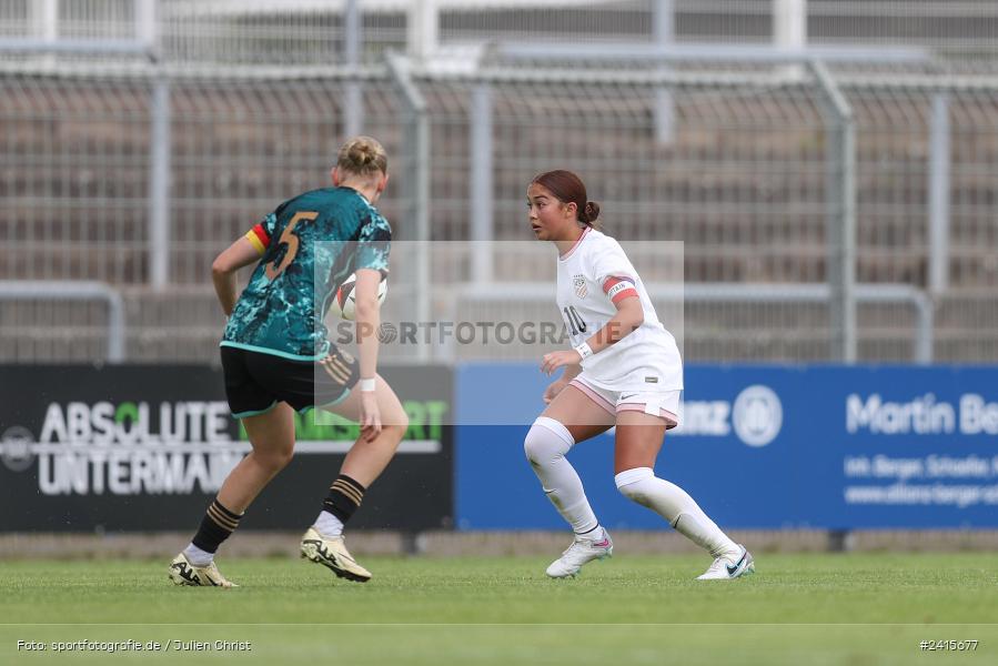 sport, action, Womens U16, USA, Stadion am Schönbusch, Länderspiel, Juniorinnen, GER, Fussball, Deutschland, DFB, Aschaffenburg, 11.06.2024 - Bild-ID: 2415677