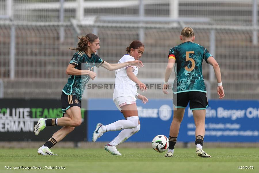 sport, action, Womens U16, USA, Stadion am Schönbusch, Länderspiel, Juniorinnen, GER, Fussball, Deutschland, DFB, Aschaffenburg, 11.06.2024 - Bild-ID: 2415678