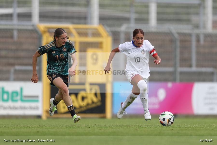 sport, action, Womens U16, USA, Stadion am Schönbusch, Länderspiel, Juniorinnen, GER, Fussball, Deutschland, DFB, Aschaffenburg, 11.06.2024 - Bild-ID: 2415680
