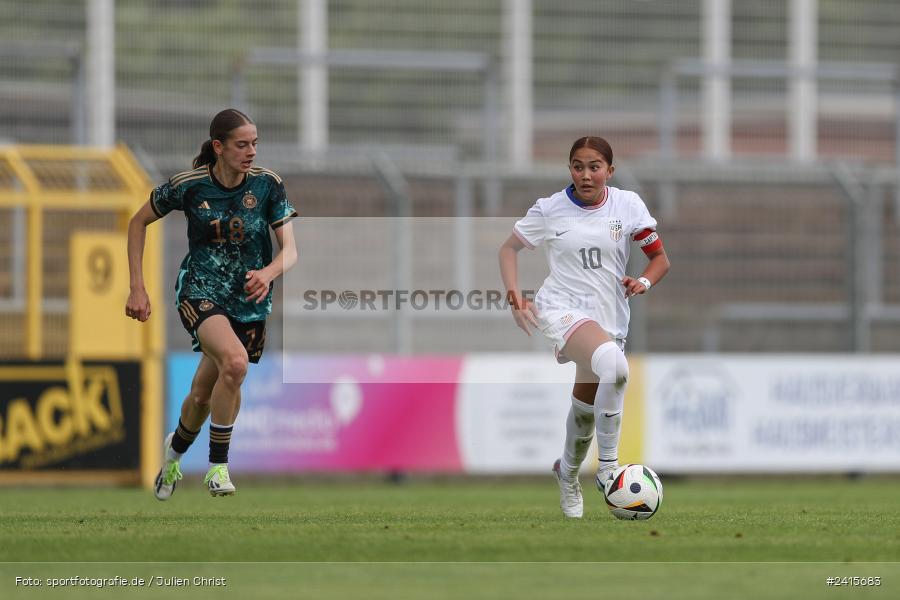 sport, action, Womens U16, USA, Stadion am Schönbusch, Länderspiel, Juniorinnen, GER, Fussball, Deutschland, DFB, Aschaffenburg, 11.06.2024 - Bild-ID: 2415683
