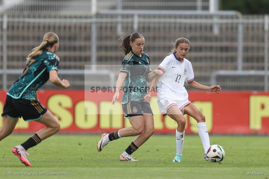sport, action, Womens U16, USA, Stadion am Schönbusch, Länderspiel, Juniorinnen, GER, Fussball, Deutschland, DFB, Aschaffenburg, 11.06.2024 - Bild-ID: 2415694