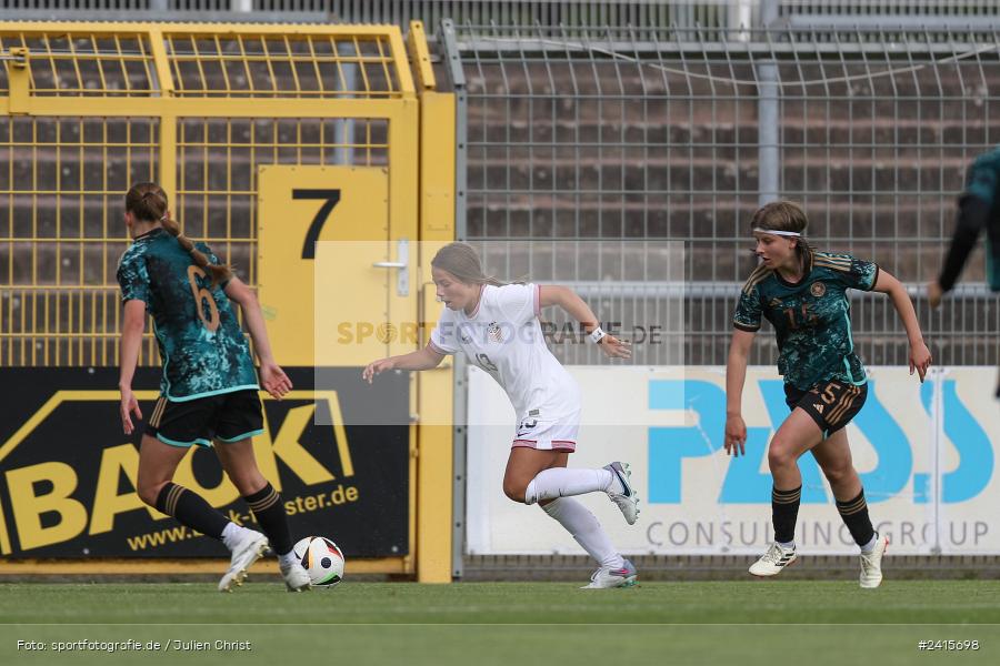 sport, action, Womens U16, USA, Stadion am Schönbusch, Länderspiel, Juniorinnen, GER, Fussball, Deutschland, DFB, Aschaffenburg, 11.06.2024 - Bild-ID: 2415698