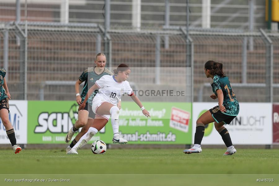 sport, action, Womens U16, USA, Stadion am Schönbusch, Länderspiel, Juniorinnen, GER, Fussball, Deutschland, DFB, Aschaffenburg, 11.06.2024 - Bild-ID: 2415703
